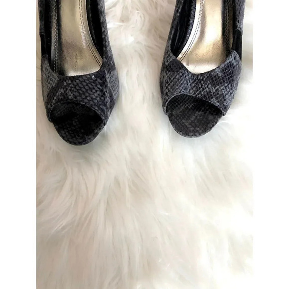 Pre-Owned Anne Michelle Snake Pattern Heels Size 9 - Picture 5 of 14